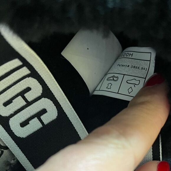 UGG Fluff Yeah Slide Sandal in Black 5 - Picture 7 of 12